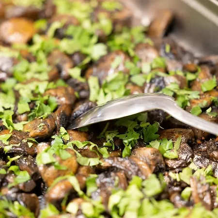 Grand ゲストハウス レバル