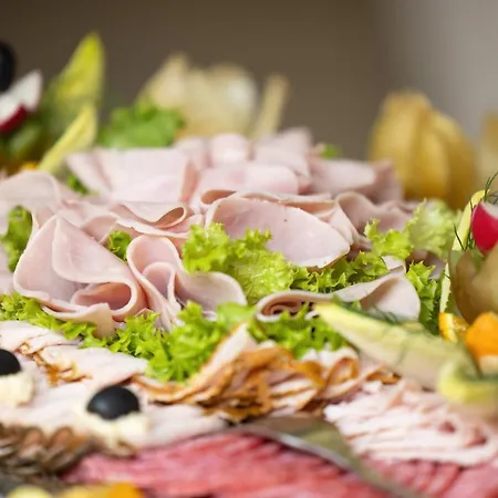 Grand Гостевой дом Реваль